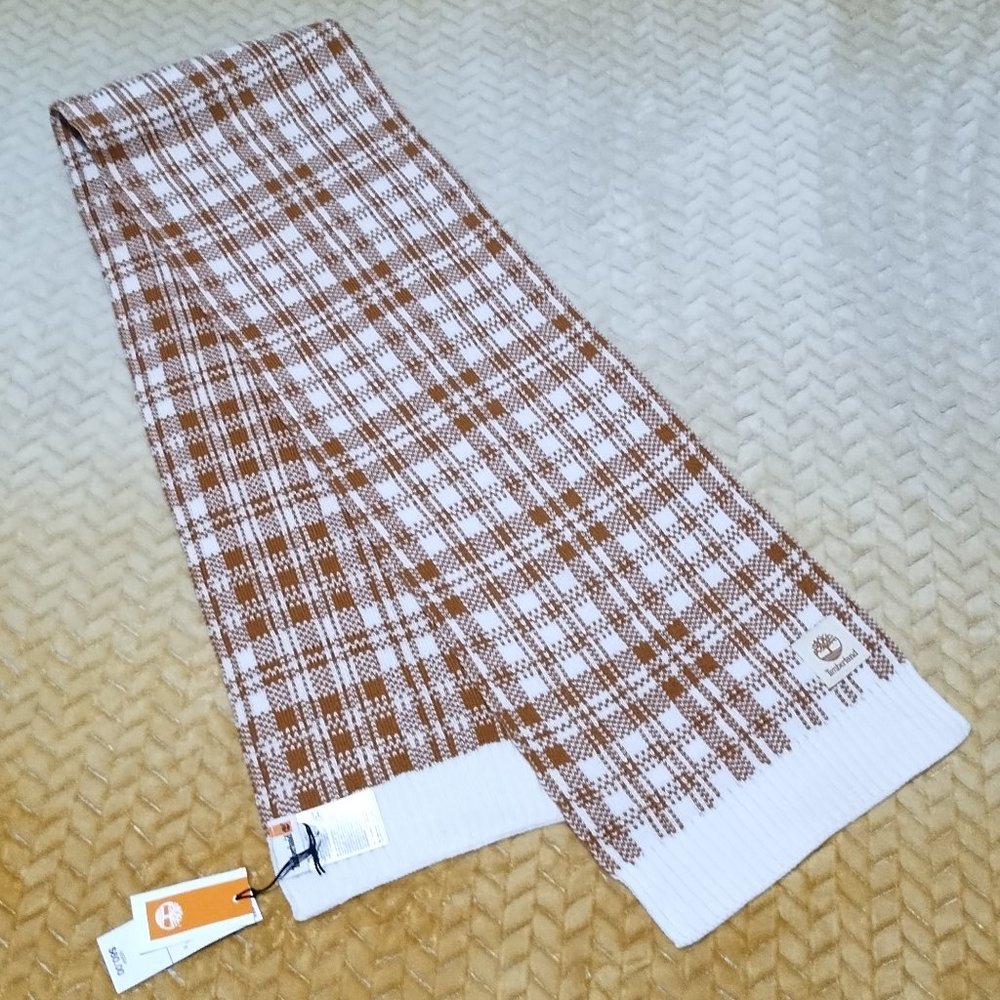 Women's Timberland Winter Scarf NWT-Retail $60.00.